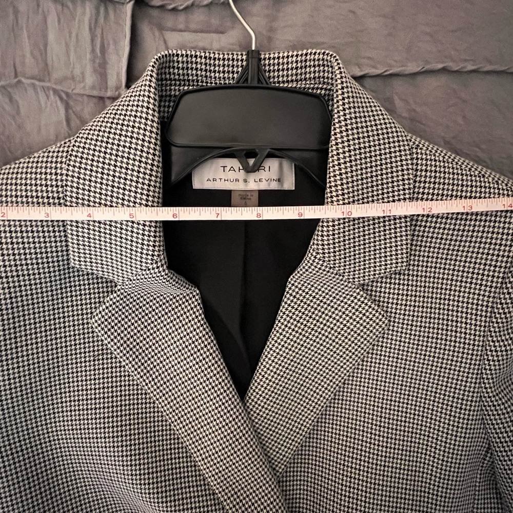 TAHARI, work blazer, size 6 - Picture 7 of 8